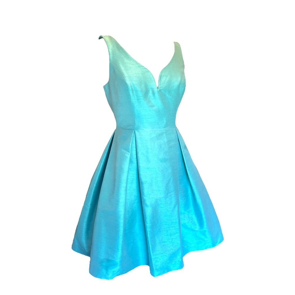 Donna Morgan dress.